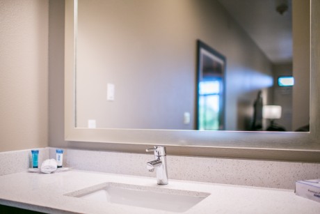 Hotel Siri Downtown Paso Robles - Bathroom Vanity