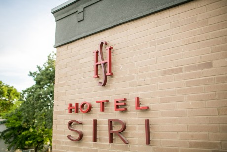 Hotel Siri Downtown Paso Robles - Hotel Signage
